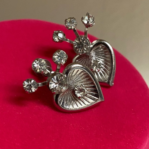 Vintage Bugbee & Niles Rhinestone Heart Earrings | 1960s Ice Crystal Screw Back - Picture 2 of 6